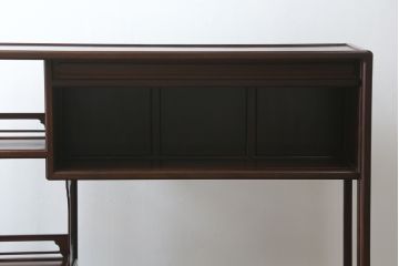 中古　美品　在銘有り　作家物　蒔絵入り　松竹梅・貝柄　総紫檀材(シタン)　丁寧な作り込みの指物が上質な雰囲気を醸し出す高級飾り棚(違い棚、茶棚、戸棚)(R-055430)