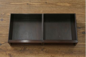 中古　美品　在銘有り　作家物　蒔絵入り　松竹梅・貝柄　総紫檀材(シタン)　丁寧な作り込みの指物が上質な雰囲気を醸し出す高級飾り棚(違い棚、茶棚、戸棚)(R-055430)
