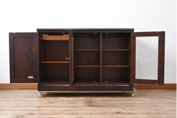 中古　北海道民芸家具　落ち着いた深みのある色合いが美しいサイドボード　(R-055433)
