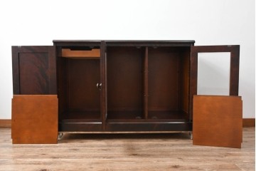 中古　北海道民芸家具　落ち着いた深みのある色合いが美しいサイドボード　(R-055433)
