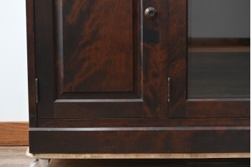 中古　北海道民芸家具　落ち着いた深みのある色合いが美しいサイドボード　(R-055433)