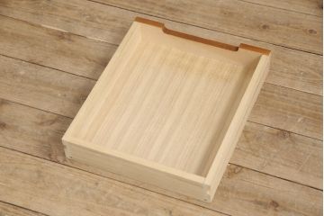 中古　北海道民芸家具　落ち着いた深みのある色合いが美しいサイドボード(サイドキャビネット、戸棚、収納棚)(R-055433)