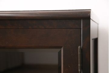 中古　北海道民芸家具　落ち着いた深みのある色合いが美しいサイドボード(サイドキャビネット、戸棚、収納棚)(R-055433)