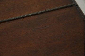 希少　中古　DREXEL HERITAGE(ドレクセルヘリテイジ)　クラシカルなデザインが魅力的なドレッサー　(R-055459)