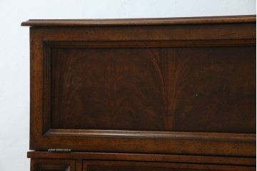 希少　中古　DREXEL HERITAGE(ドレクセルヘリテイジ)　クラシカルなデザインが魅力的なドレッサー　(R-055459)