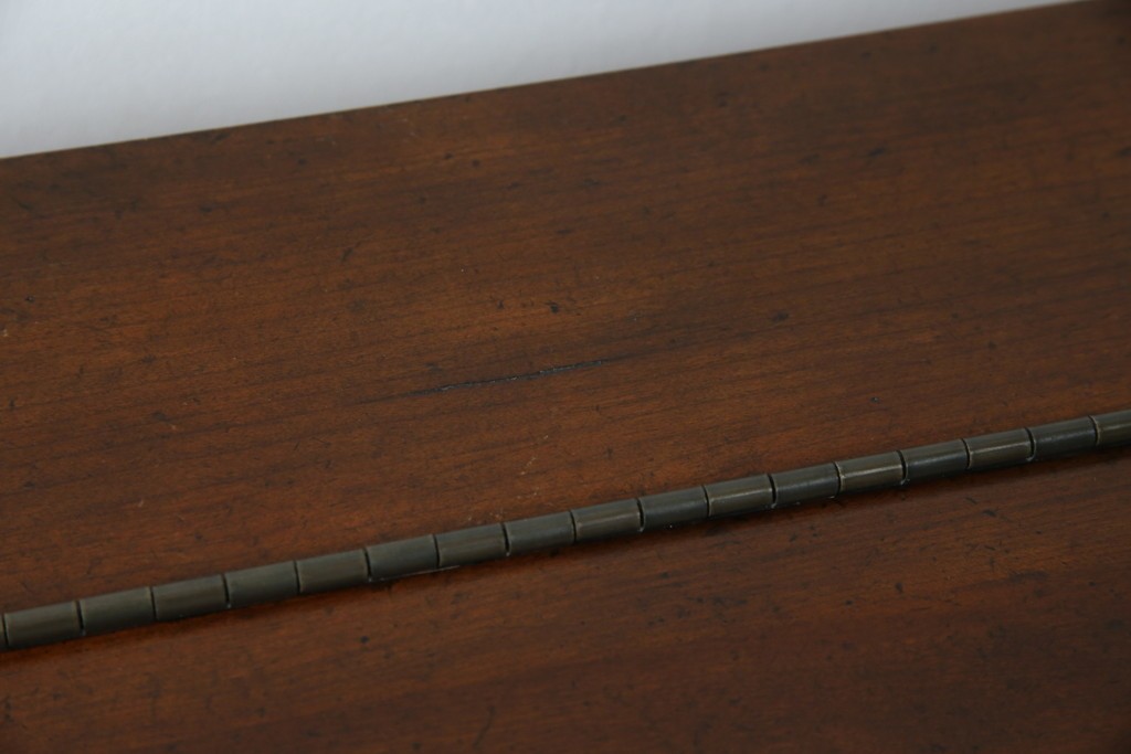 希少　中古　DREXEL HERITAGE(ドレクセルヘリテイジ)　クラシカルなデザインが魅力的なドレッサー　(R-055459)