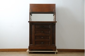 希少　中古　DREXEL HERITAGE(ドレクセルヘリテイジ)　クラシカルなデザインが魅力的なドレッサー　(R-055459)