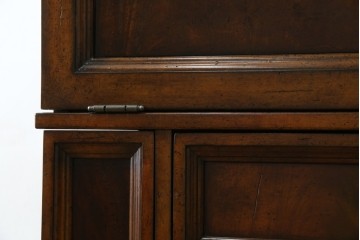 希少　中古　DREXEL HERITAGE(ドレクセルヘリテイジ)　クラシカルなデザインが魅力的なドレッサー　(R-055459)