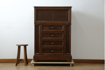 希少　中古　DREXEL HERITAGE(ドレクセルヘリテイジ)　クラシカルなデザインが魅力的なドレッサー　(R-055459)