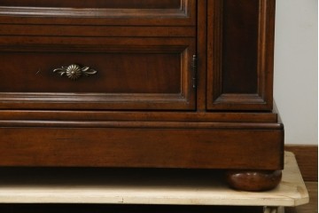 希少　中古　DREXEL HERITAGE(ドレクセルヘリテイジ)　クラシカルなデザインが魅力的なドレッサー　(R-055459)