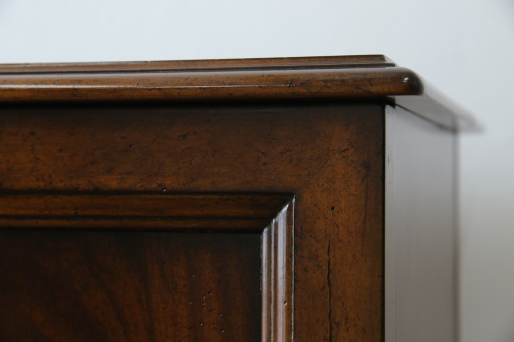 希少　中古　DREXEL HERITAGE(ドレクセルヘリテイジ)　クラシカルなデザインが魅力的なドレッサー　(R-055459)