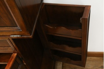 希少　中古　DREXEL HERITAGE(ドレクセルヘリテイジ)　クラシカルなデザインが魅力的なドレッサー　(R-055459)