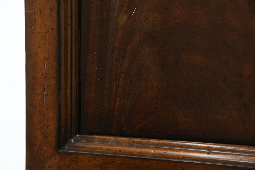 希少　中古　DREXEL HERITAGE(ドレクセルヘリテイジ)　クラシカルなデザインが魅力的なドレッサー　(R-055459)