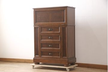 希少　中古　DREXEL HERITAGE(ドレクセルヘリテイジ)　クラシカルなデザインが魅力的なドレッサー(サイドキャビネット、鏡台、化粧台、サイドボード、サイドチェスト、引き出し)(R-055459)
