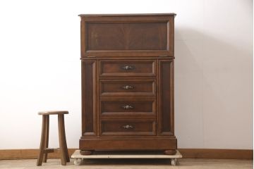 希少　中古　DREXEL HERITAGE(ドレクセルヘリテイジ)　クラシカルなデザインが魅力的なドレッサー(サイドキャビネット、鏡台、化粧台、サイドボード、サイドチェスト、引き出し)(R-055459)