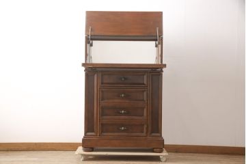 希少　中古　DREXEL HERITAGE(ドレクセルヘリテイジ)　クラシカルなデザインが魅力的なドレッサー(サイドキャビネット、鏡台、化粧台、サイドボード、サイドチェスト、引き出し)(R-055459)