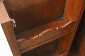 希少　中古　DREXEL HERITAGE(ドレクセルヘリテイジ)　クラシカルなデザインが魅力的なドレッサー(サイドキャビネット、鏡台、化粧台、サイドボード、サイドチェスト、引き出し)(R-055459)