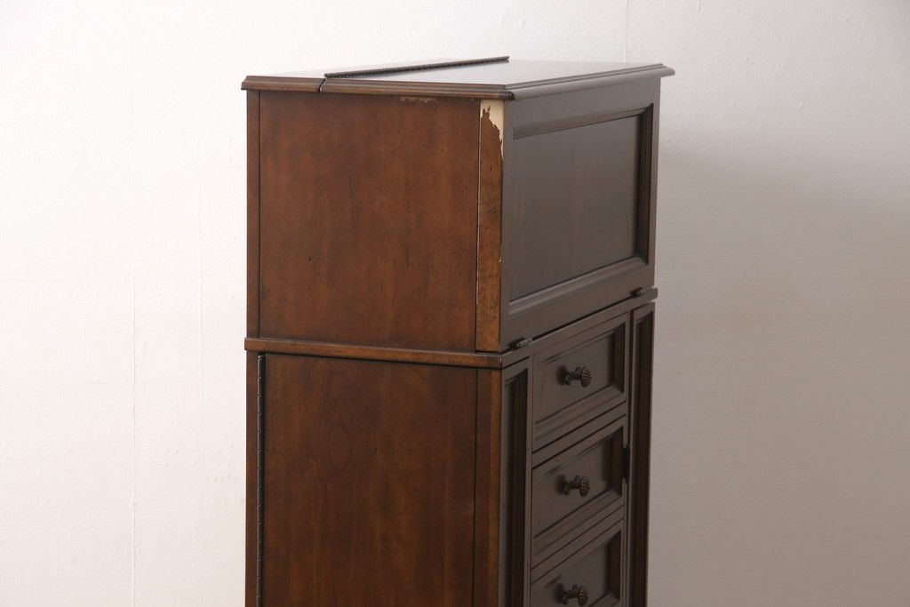 希少 中古 DREXEL HERITAGE(ドレクセルヘリテイジ) クラシカルなデザインが魅力的なドレッサー(サイドキャビネット、鏡台、化粧台、サイドボード、サイドチェスト、引き出し)(R-055459)