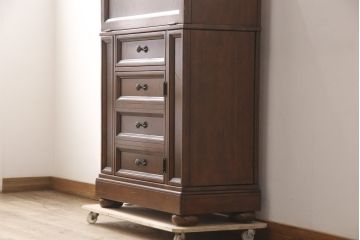 希少 中古 DREXEL HERITAGE(ドレクセルヘリテイジ) クラシカルなデザインが魅力的なドレッサー(サイドキャビネット、鏡台、化粧台、サイドボード、サイドチェスト、引き出し)(R-055459)