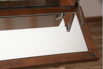 希少　中古　DREXEL HERITAGE(ドレクセルヘリテイジ)　クラシカルなデザインが魅力的なドレッサー(サイドキャビネット、鏡台、化粧台、サイドボード、サイドチェスト、引き出し)(R-055459)