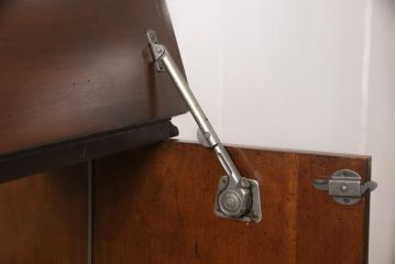 希少　中古　DREXEL HERITAGE(ドレクセルヘリテイジ)　クラシカルなデザインが魅力的なドレッサー(サイドキャビネット、鏡台、化粧台、サイドボード、サイドチェスト、引き出し)(R-055459)