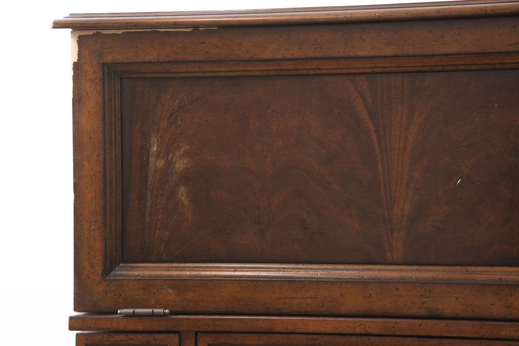 希少 中古 DREXEL HERITAGE(ドレクセルヘリテイジ) クラシカルなデザインが魅力的なドレッサー(サイドキャビネット、鏡台、化粧台、サイドボード、サイドチェスト、引き出し)(R-055459)