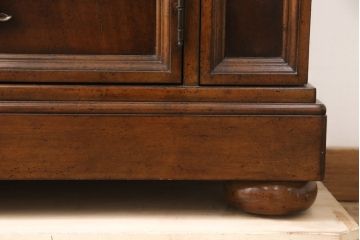希少　中古　DREXEL HERITAGE(ドレクセルヘリテイジ)　クラシカルなデザインが魅力的なドレッサー(サイドキャビネット、鏡台、化粧台、サイドボード、サイドチェスト、引き出し)(R-055459)