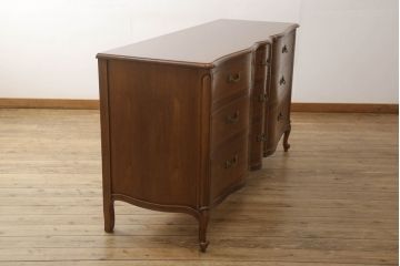 中古　美品　DREXEL HERITAGE(ドレクセルヘリテイジ)　Touraine(ツーレイン)　エレガントな雰囲気が魅力的なチェスト(サイドボード、引き出し)(定価約49万円)(R-055464)