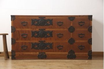 中古　美品　岩谷堂箪笥　立派な牡丹紋様金具が目を引く箪笥サイドボード(サイドチェスト、引き出し、タンス、衣装箪笥、収納箪笥)(R-055465)