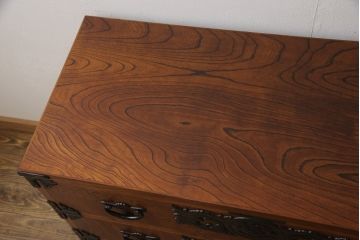 中古　美品　岩谷堂箪笥　立派な牡丹紋様金具が目を引く箪笥サイドボード(サイドチェスト、引き出し、タンス、衣装箪笥、収納箪笥)(R-055465)