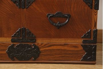 中古　美品　岩谷堂箪笥　立派な牡丹紋様金具が目を引く箪笥サイドボード(サイドチェスト、引き出し、タンス、衣装箪笥、収納箪笥)(R-055465)