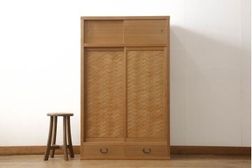 中古　美品　民芸家具　上質な和の空間づくりにおすすめの置き水屋(置水屋、茶水屋、戸棚、茶棚、収納棚)(R-055466)