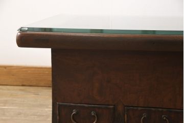 和製アンティーク　明治〜大正期　欅(ケヤキ)材・黒柿材　和の風情溢れるガラス天板付き関西火鉢(囲炉裏、長火鉢、座卓、ローテーブル)(R-055469)