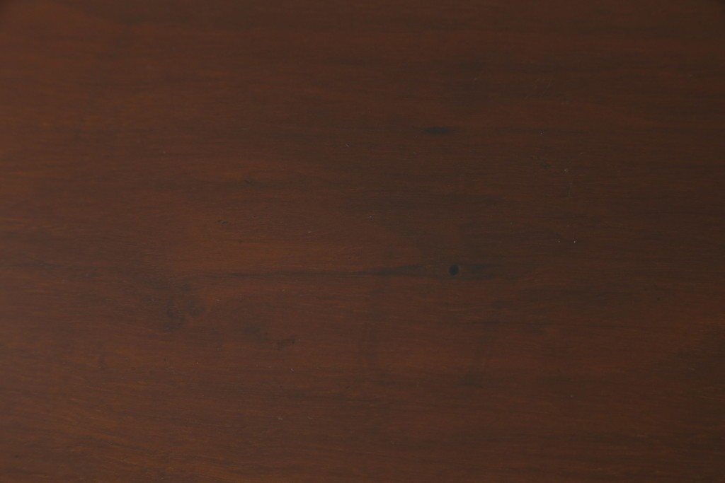 アンティーク家具　イギリスアンティーク　ウォールナット材　柔らかな曲線の脚が優しい雰囲気を醸し出すコーヒーテーブル　(R-055472)