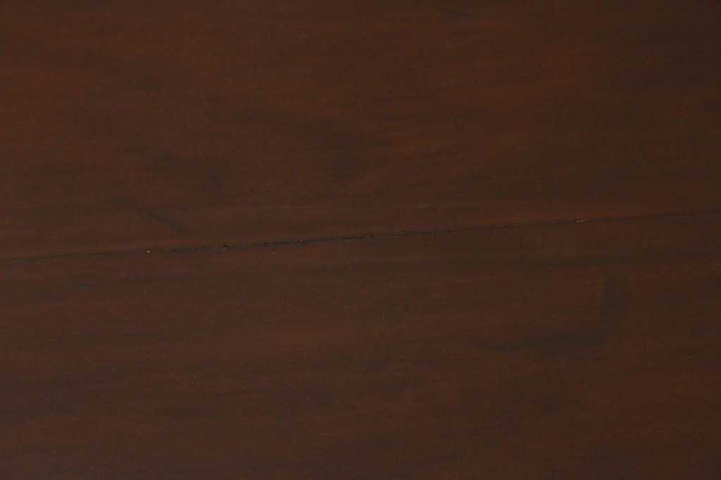 アンティーク家具　イギリスアンティーク　ウォールナット材　柔らかな曲線の脚が優しい雰囲気を醸し出すコーヒーテーブル　(R-055472)