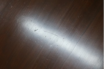 アンティーク家具　イギリスアンティーク　ウォールナット材　柔らかな曲線の脚が優しい雰囲気を醸し出すコーヒーテーブル　(R-055472)