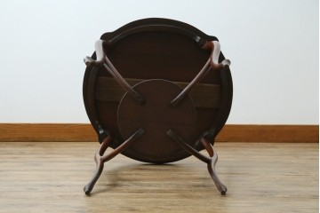 アンティーク家具　イギリスアンティーク　ウォールナット材　柔らかな曲線の脚が優しい雰囲気を醸し出すコーヒーテーブル　(R-055472)