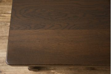中古　横浜クラシック家具　ノックオンウッド(knockonwood)　挽き物の脚が気品を感じさせるサイドテーブル(定価約22万円)(作業台、リビングテーブル、センターテーブル)(R-055473)