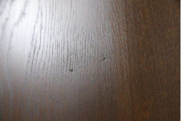 中古　横浜クラシック家具　ノックオンウッド(knockonwood)　挽き物の脚が気品を感じさせるサイドテーブル(定価約22万円)(作業台、リビングテーブル、センターテーブル)(R-055473)