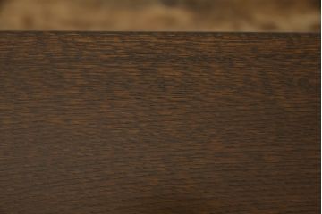 中古　横浜クラシック家具　ノックオンウッド(knockonwood)　挽き物の脚が気品を感じさせるサイドテーブル(定価約22万円)(作業台、リビングテーブル、センターテーブル)(R-055473)