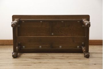中古　横浜クラシック家具　ノックオンウッド(knockonwood)　挽き物の脚が気品を感じさせるサイドテーブル(定価約22万円)(作業台、リビングテーブル、センターテーブル)(R-055473)