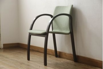 中古　arflex(アルフレックス)　FK　アームがおしゃれなチェア(定価約4万7千円)(R-055476)