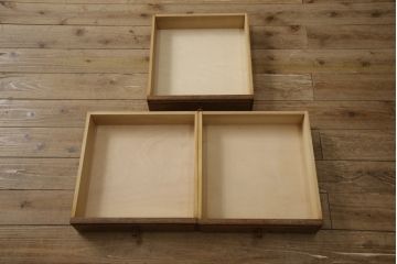 中古　美品　三越家具(現カントリーハウス)　Brugge(ブルージュ)　クラシカルな空間づくりにぴったりな食器棚(キャビネット、戸棚、収納棚、引き出し)(定価約50万円)(R-055495)