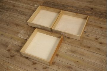 中古　美品　三越家具(現カントリーハウス)　Brugge(ブルージュ)　クラシカルな空間づくりにぴったりな食器棚(キャビネット、戸棚、収納棚、引き出し)(定価約50万円)(R-055495)