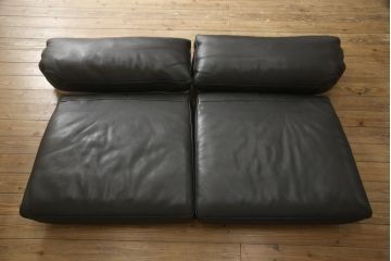 中古　美品　イタリア　本革　エンツォ・ダンブロシオ(Enzo Dambrosio)　レザークッションが高級感を醸し出す2.5人掛けソファ(定価約80万円)(二人掛けソファ、2P、三人掛けソファ)(R-055497)