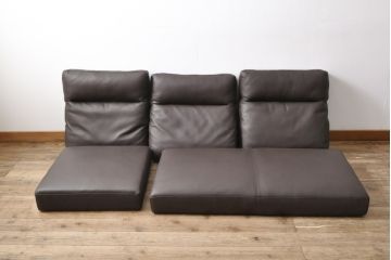 新品　未使用　IDC大塚家具取り扱い　INTERLIVAX(インターリバックス)　Serge(セルジュ)　本革(レザー)　落ち着いた大人の空間を演出するオットマン付き3人掛けソファ(三人掛け、3P)(定価約50万円)(R-055502)