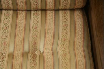 中古　美品　横浜クラシック家具　ノックオンウッド(knockonwood)　コロニアルシリーズ(Hand Made)　英国の伝統スタイルであるウィングバックが印象的な1人掛けソファ(定価約31万円)(ウイングバック、ウィングチェア、1P、アームチェア、一人掛け)(R-055504)