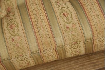 中古　美品　横浜クラシック家具　ノックオンウッド(knockonwood)　コロニアルシリーズ(Hand Made)　英国の伝統スタイルであるウィングバックが印象的な1人掛けソファ(定価約31万円)(ウイングバック、ウィングチェア、1P、アームチェア、一人掛け)(R-055504)