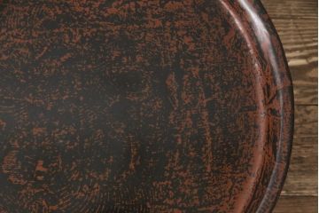 アンティーク雑貨　漆塗り　くり抜き　上品な和の趣溢れる脚付き丸盆(漆器、菓子器、トレー)(R-055506)