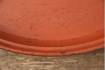 古い　漆塗り　根来塗　朱色が華やぎを演出する丸盆(漆器、トレー)(R-055507)